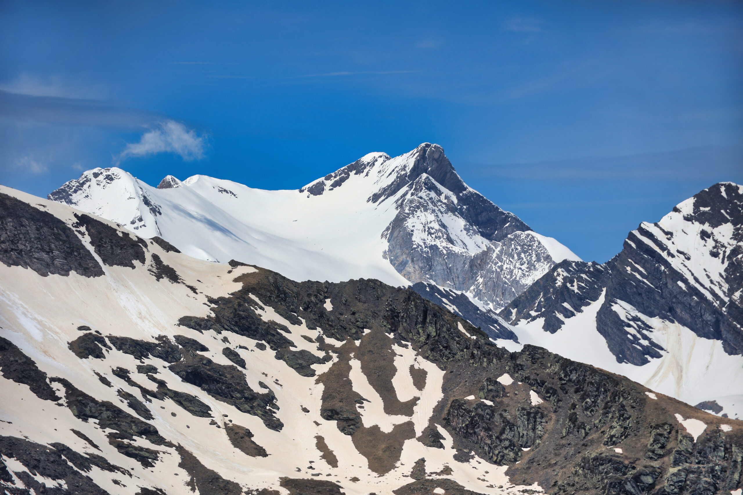 Le Vignemale et son glacier en mai 2024, Hautes-Pyrénées, Occitanie